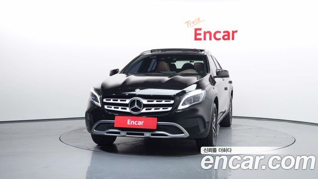 Mercedes-Benz GLA-Class GLA220 Premium