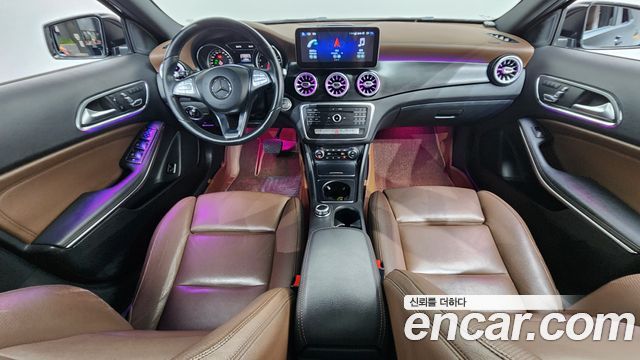 Mercedes-Benz GLA-Class GLA220 Premium