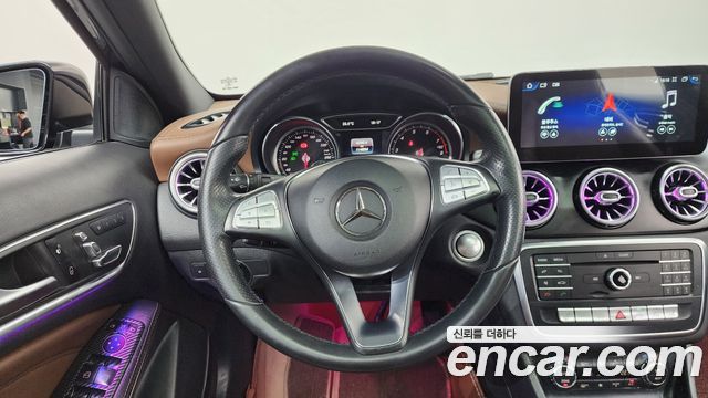 Mercedes-Benz GLA-Class GLA220 Premium