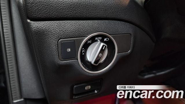 Mercedes-Benz GLA-Class GLA220 Premium