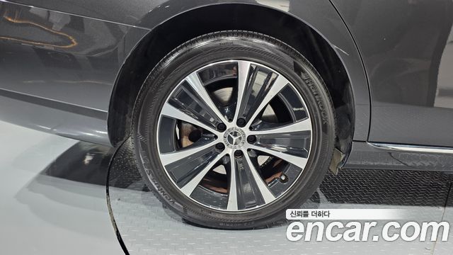 Mercedes-Benz E-Class E300e 4MATIC Exclusive