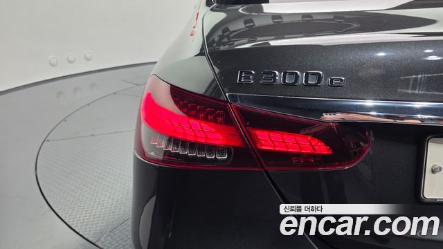 Mercedes-Benz E-Class E300e 4MATIC Exclusive