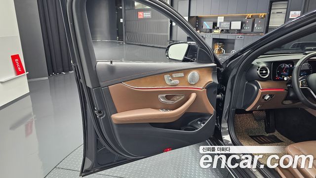 Mercedes-Benz E-Class E300e 4MATIC Exclusive