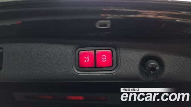 Mercedes-Benz E-Class E300e 4MATIC Exclusive