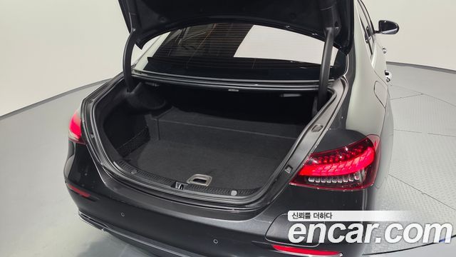 Mercedes-Benz E-Class E300e 4MATIC Exclusive