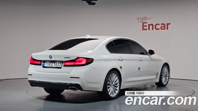 BMW 5-Series 530i Luxury