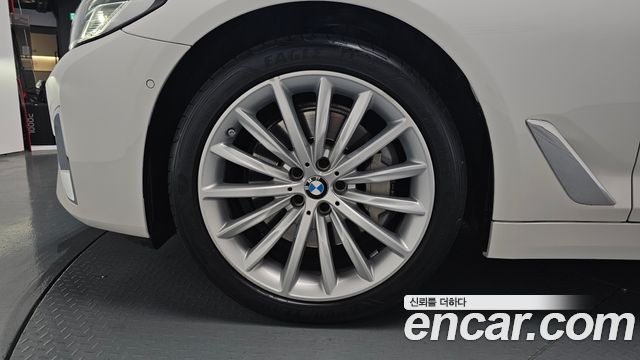 BMW 5-Series 530i Luxury
