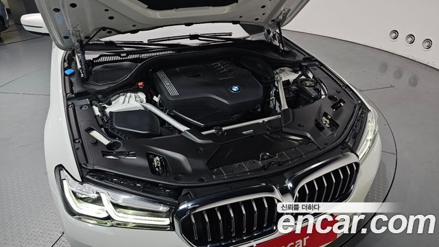 BMW 5-Series 530i Luxury