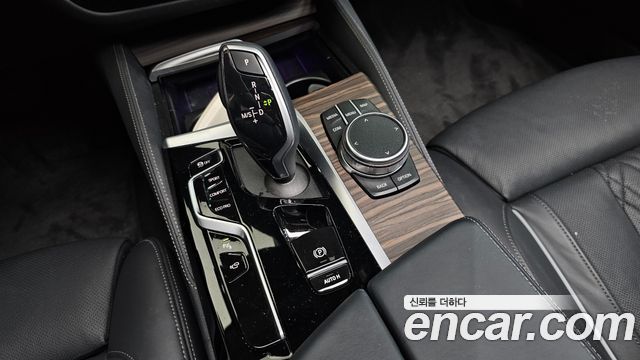 BMW 5-Series 530i Luxury