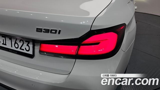 BMW 5-Series 530i Luxury