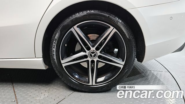 Mercedes-Benz A-Class A250 4MATIC Sedan