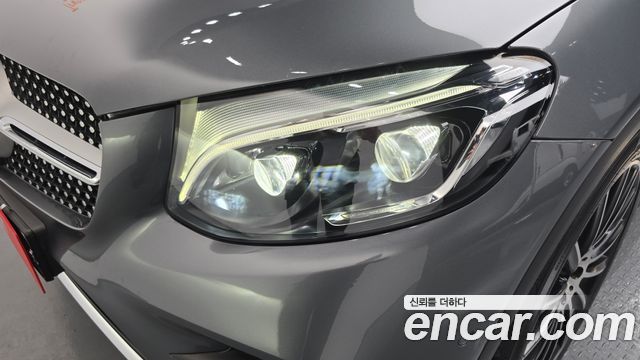 Mercedes-Benz GLC-Class GLC300 4MATIC AMG Line Coupe