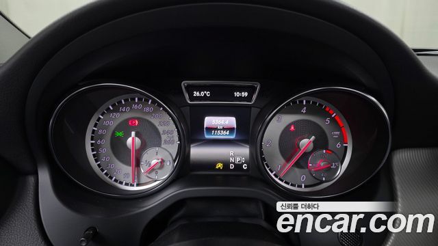 Mercedes-Benz GLA-Class GLA200 d 4MATIC