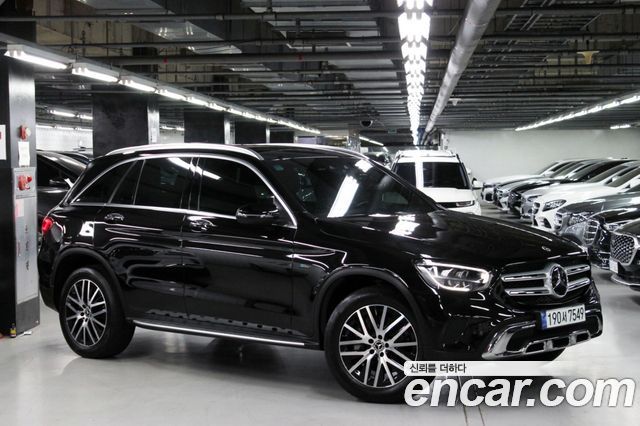Mercedes-Benz GLC-Class GLC300e 4MATIC