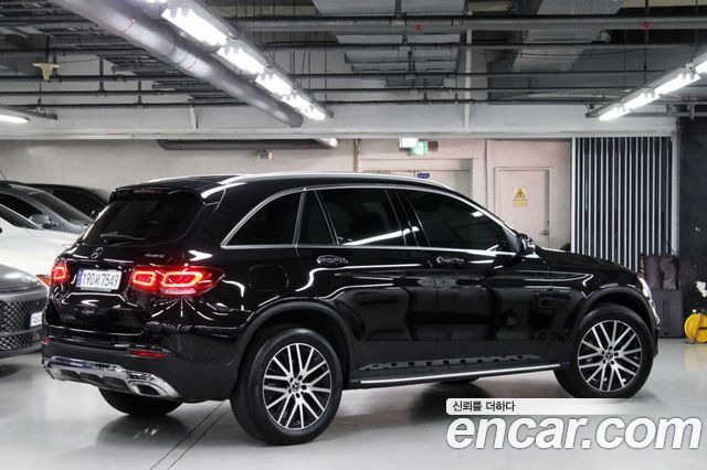 Mercedes-Benz GLC-Class GLC300e 4MATIC