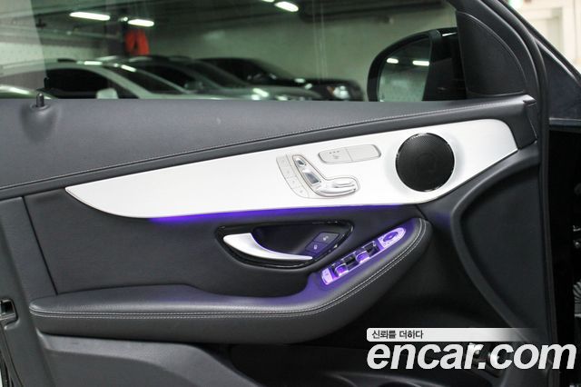 Mercedes-Benz GLC-Class GLC300e 4MATIC