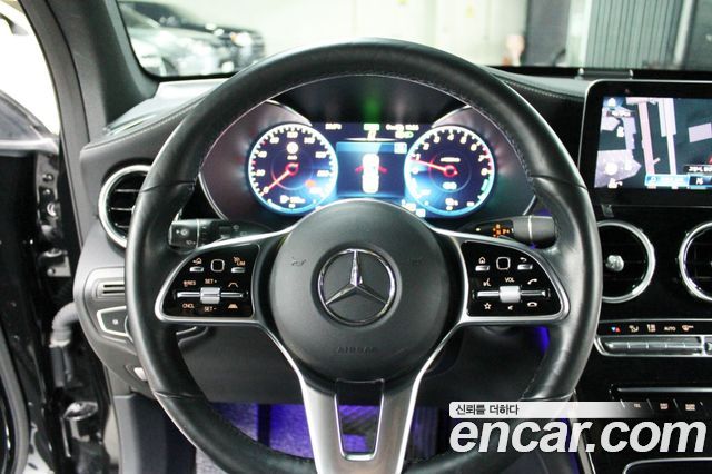 Mercedes-Benz GLC-Class GLC300e 4MATIC