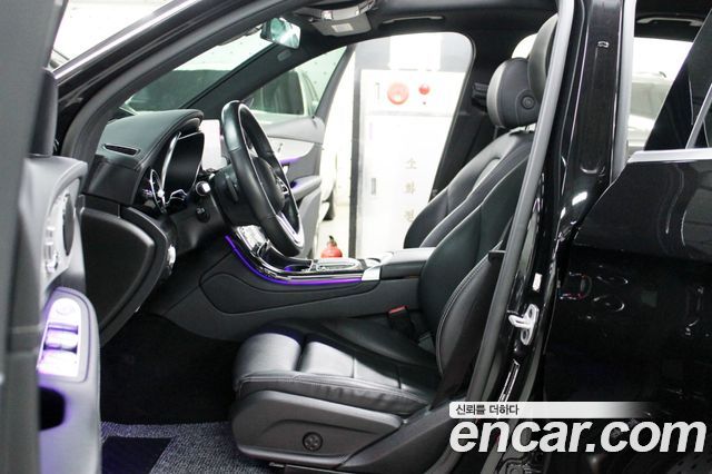 Mercedes-Benz GLC-Class GLC300e 4MATIC