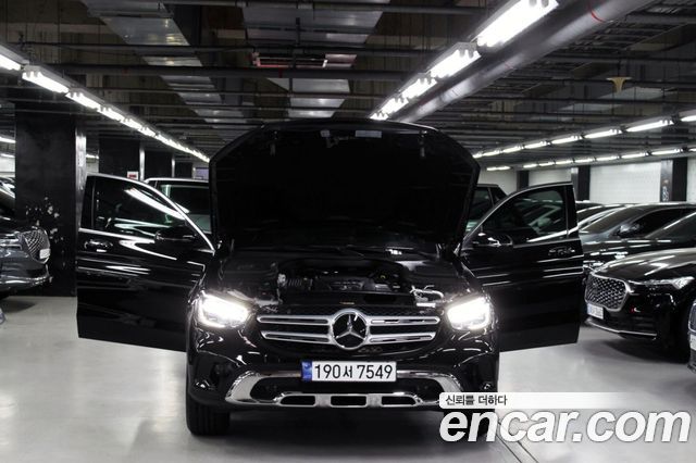 Mercedes-Benz GLC-Class GLC300e 4MATIC