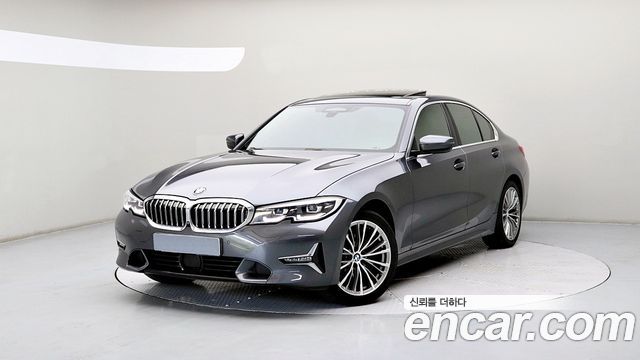 BMW 3-Series 320i Luxury