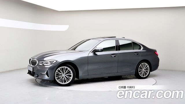BMW 3-Series 320i Luxury