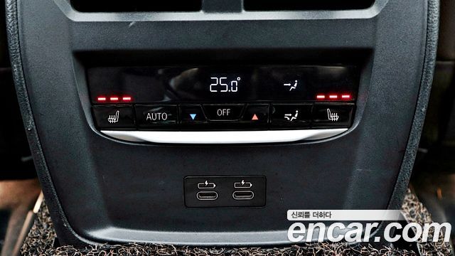 BMW 3-Series 320i Luxury