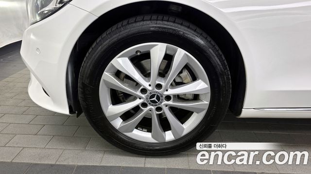 Mercedes-Benz C-Class C200 Avantgarde