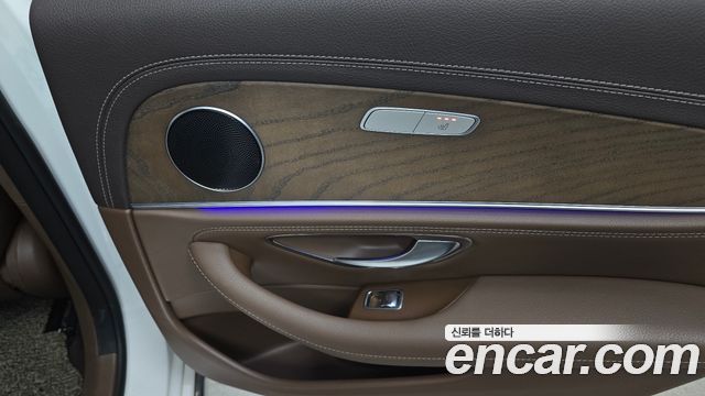 Mercedes-Benz E-Class E220d 4MATIC Exclusive