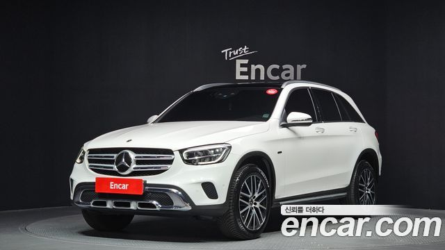 Mercedes-Benz GLC-Class GLC300e 4MATIC