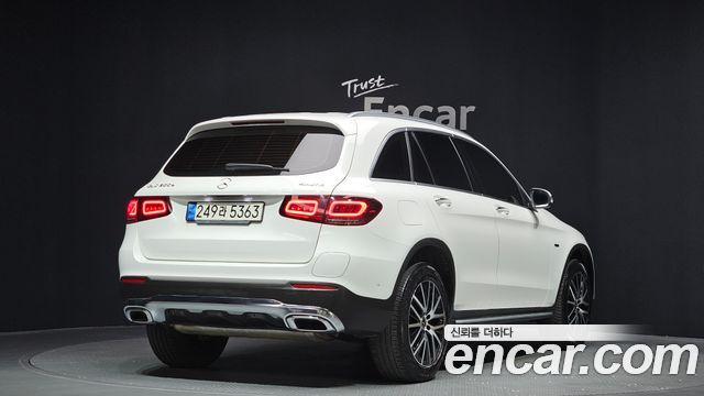 Mercedes-Benz GLC-Class GLC300e 4MATIC