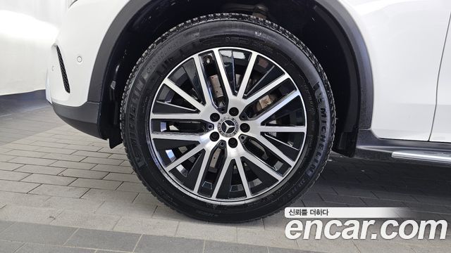 Mercedes-Benz GLC-Class GLC300e 4MATIC
