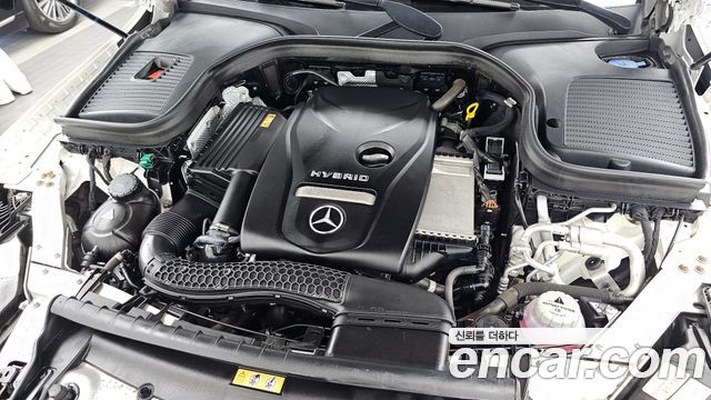 Mercedes-Benz GLC-Class GLC300e 4MATIC