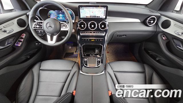 Mercedes-Benz GLC-Class GLC300e 4MATIC