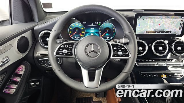Mercedes-Benz GLC-Class GLC300e 4MATIC