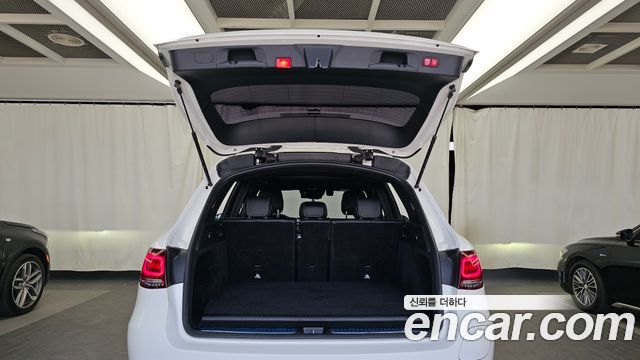 Mercedes-Benz GLC-Class GLC300e 4MATIC