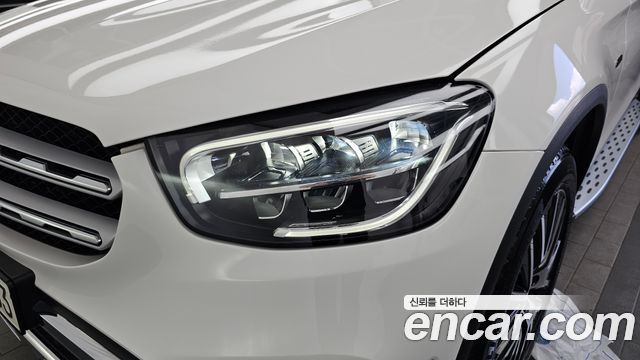 Mercedes-Benz GLC-Class GLC300e 4MATIC