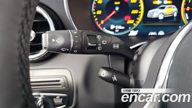 Mercedes-Benz GLC-Class GLC300e 4MATIC