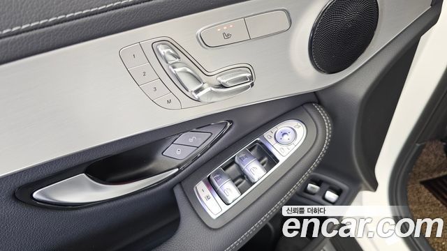Mercedes-Benz GLC-Class GLC300e 4MATIC