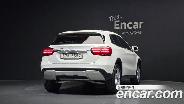 Mercedes-Benz GLA-Class GLA220