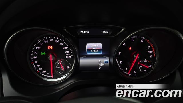 Mercedes-Benz GLA-Class GLA220