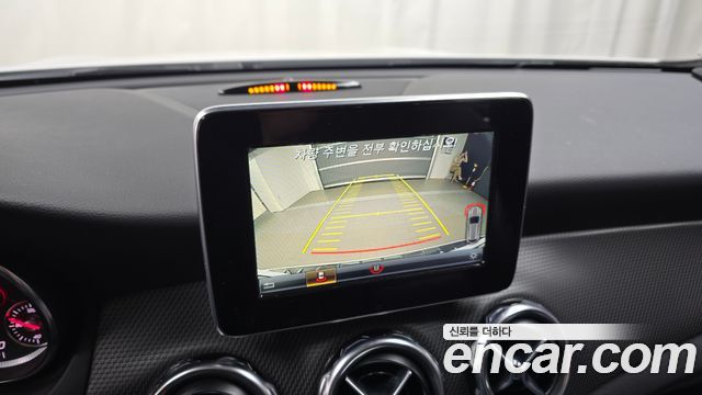 Mercedes-Benz GLA-Class GLA220