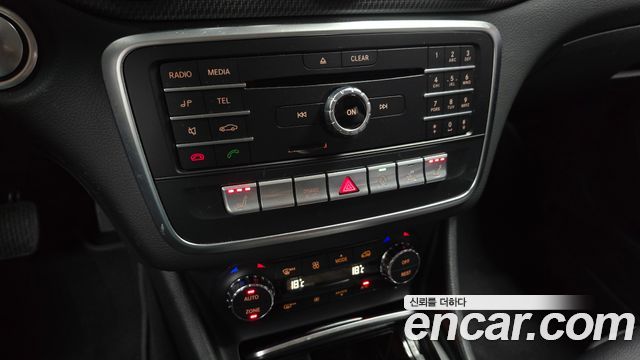 Mercedes-Benz GLA-Class GLA220