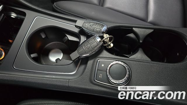 Mercedes-Benz GLA-Class GLA220