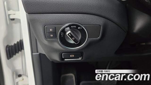 Mercedes-Benz GLA-Class GLA220