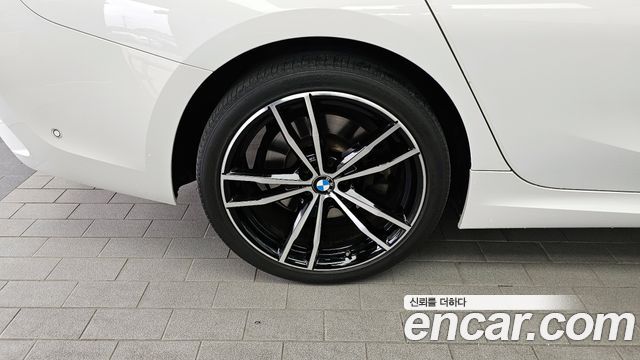BMW 3-Series 330e M Sport