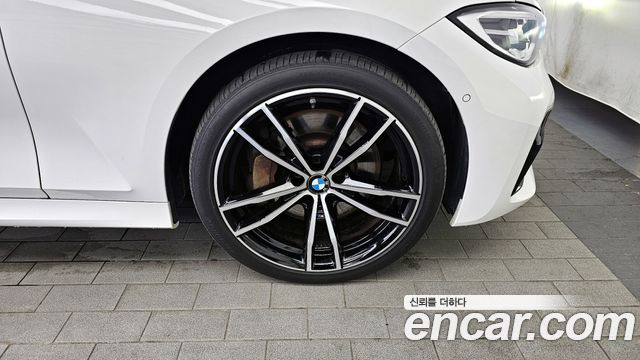 BMW 3-Series 330e M Sport