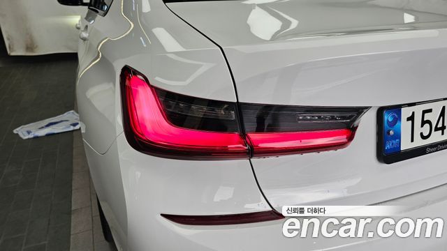 BMW 3-Series 330e M Sport