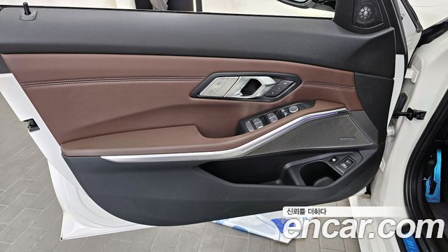 BMW 3-Series 330e M Sport