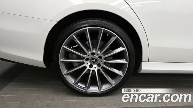 Mercedes-Benz E-Class E350 4MATIC AMG Line