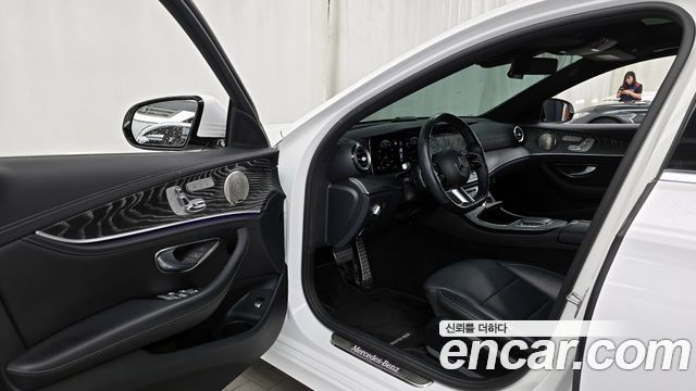 Mercedes-Benz E-Class E350 4MATIC AMG Line